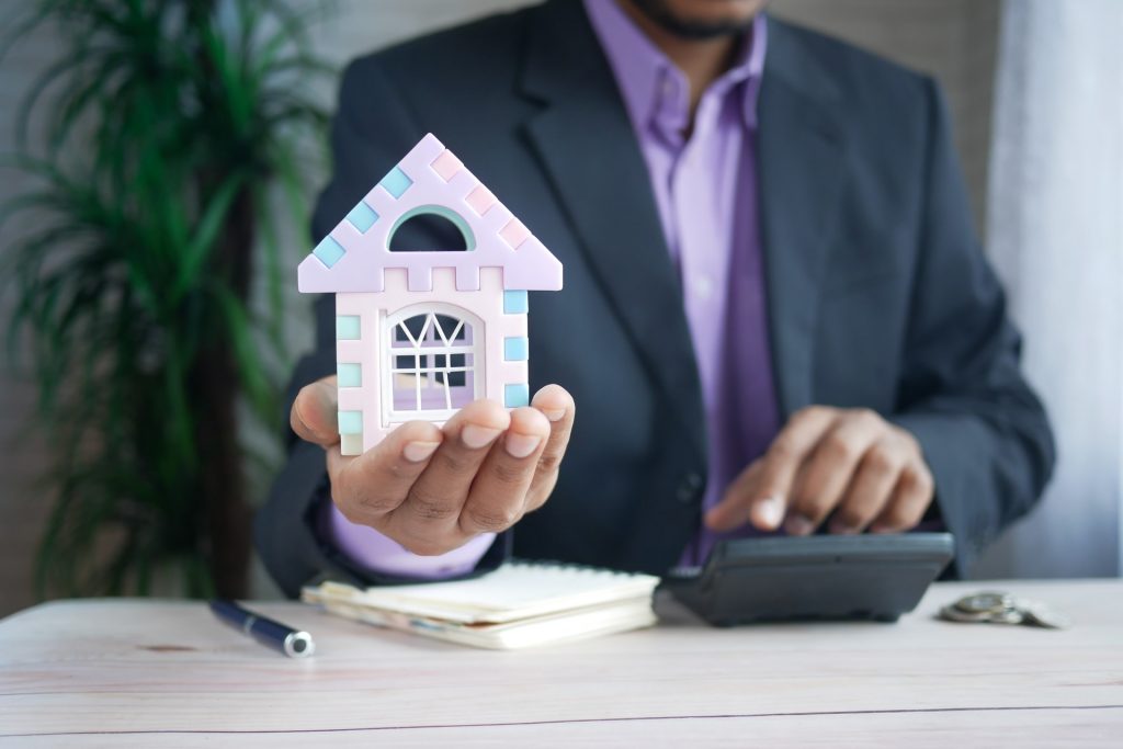ARM vs. Fixed-Rate Mortgages: What Are the Differences?