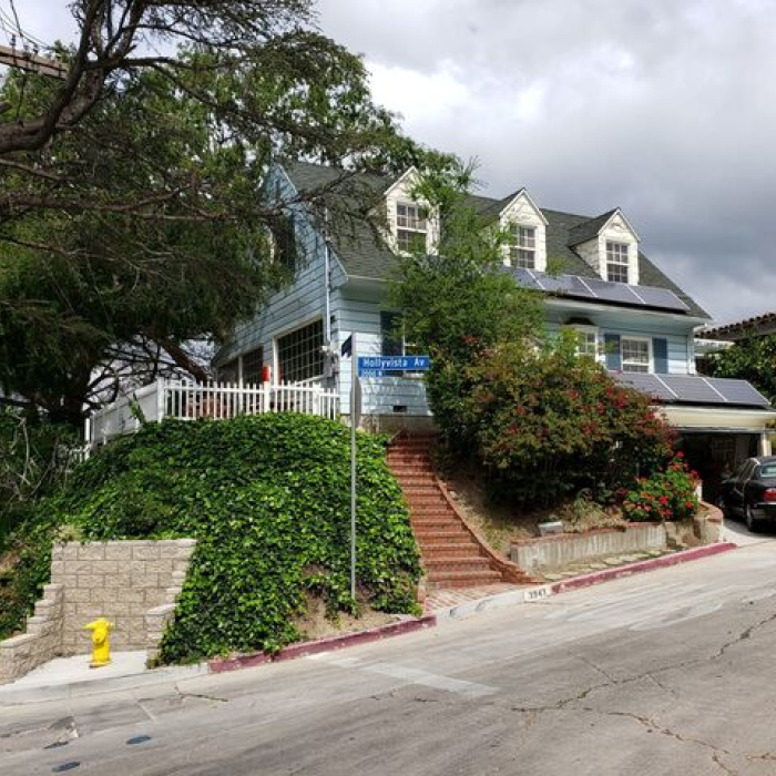 3943 Franklin Ave, Los Angeles, California 90027, 2 Bedrooms Bedrooms, ,2 BathroomsBathrooms,Single Family Residence,Sold,Franklin ,1019