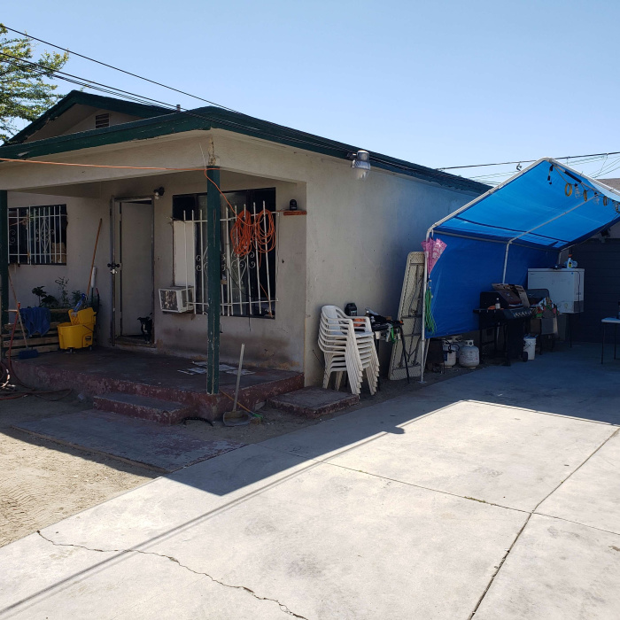 11111 Wilmington Ave, Los Angeles, California 90059, 2 Bedrooms Bedrooms, 3 Rooms Rooms,1 BathroomBathrooms,Mixed Use,Sold,Wilmington ,1029