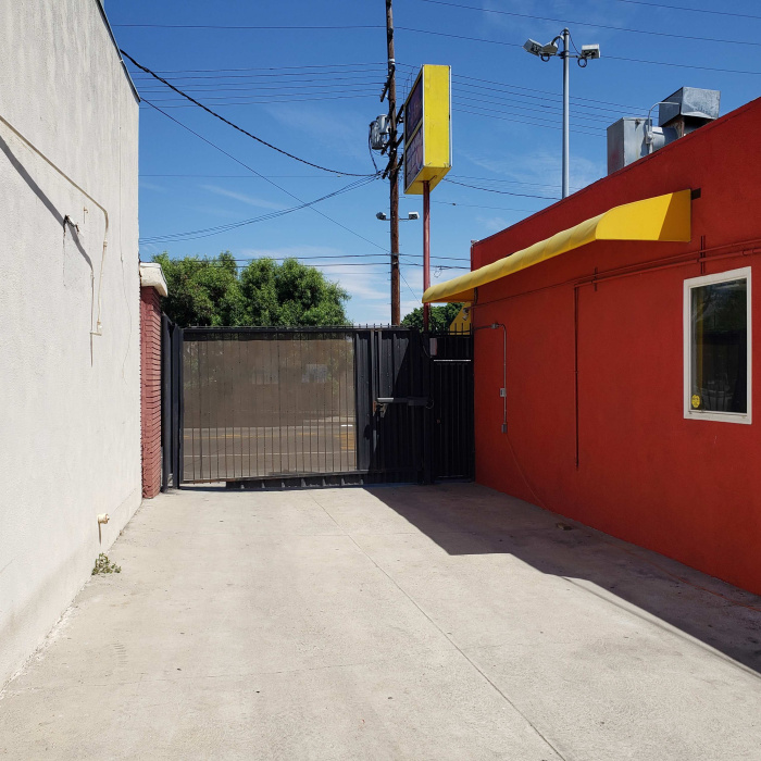 11111 Wilmington Ave, Los Angeles, California 90059, 2 Bedrooms Bedrooms, 3 Rooms Rooms,1 BathroomBathrooms,Mixed Use,Sold,Wilmington ,1029