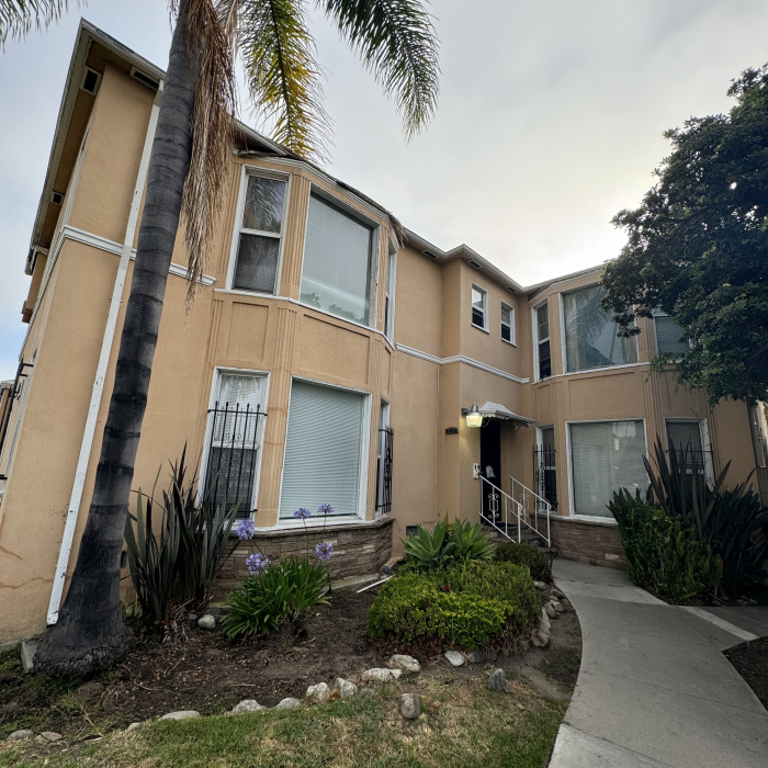 4610 Cimarron St, Los Angeles, California 90062, 6 Bedrooms Bedrooms, 6 Rooms Rooms,4 BathroomsBathrooms,Apartments - 2-4 Units,Sold,Cimarron ,1033