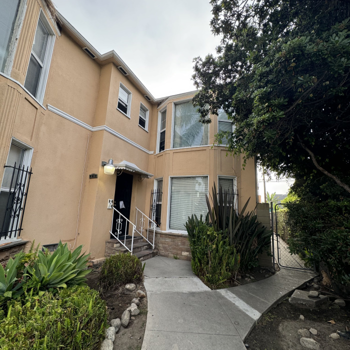 4610 Cimarron St, Los Angeles, California 90062, 6 Bedrooms Bedrooms, 6 Rooms Rooms,4 BathroomsBathrooms,Apartments - 2-4 Units,Sold,Cimarron ,1033