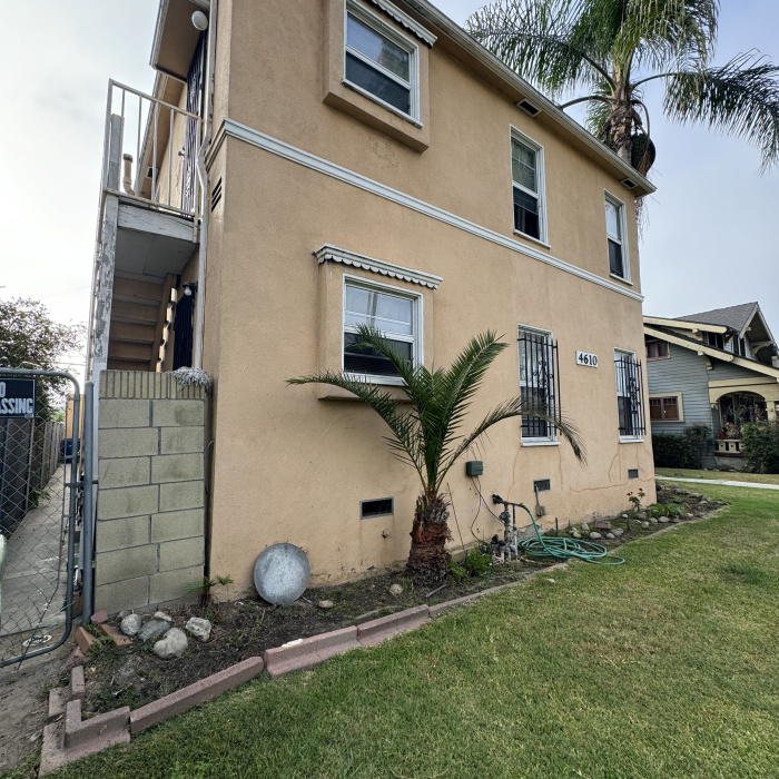 4610 Cimarron St, Los Angeles, California 90062, 6 Bedrooms Bedrooms, 6 Rooms Rooms,4 BathroomsBathrooms,Apartments - 2-4 Units,Sold,Cimarron ,1033