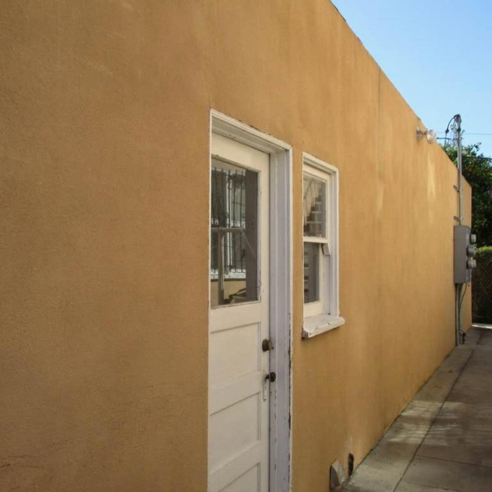 4610 Cimarron St, Los Angeles, California 90062, 6 Bedrooms Bedrooms, 6 Rooms Rooms,4 BathroomsBathrooms,Apartments - 2-4 Units,Sold,Cimarron ,1033